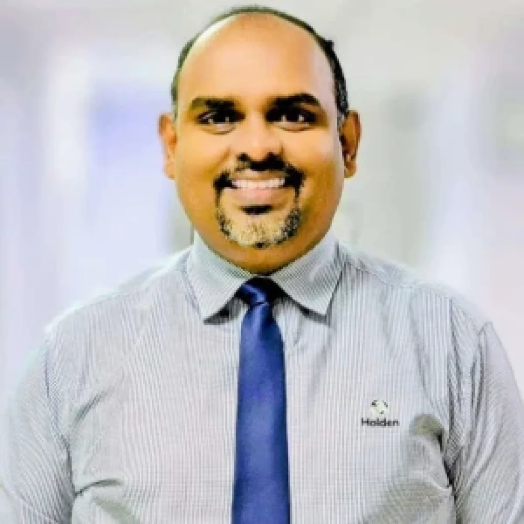 Dilshan Gunawardhana Founder and Director of Tira Travels Sri Lanka tour operator based in Galle